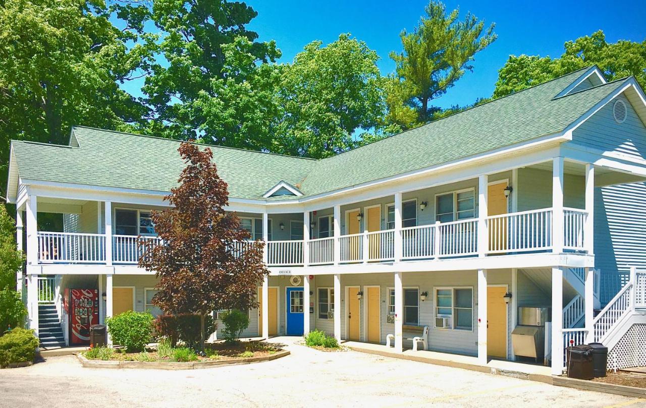 Empire Lakeshore Inn エクステリア 写真