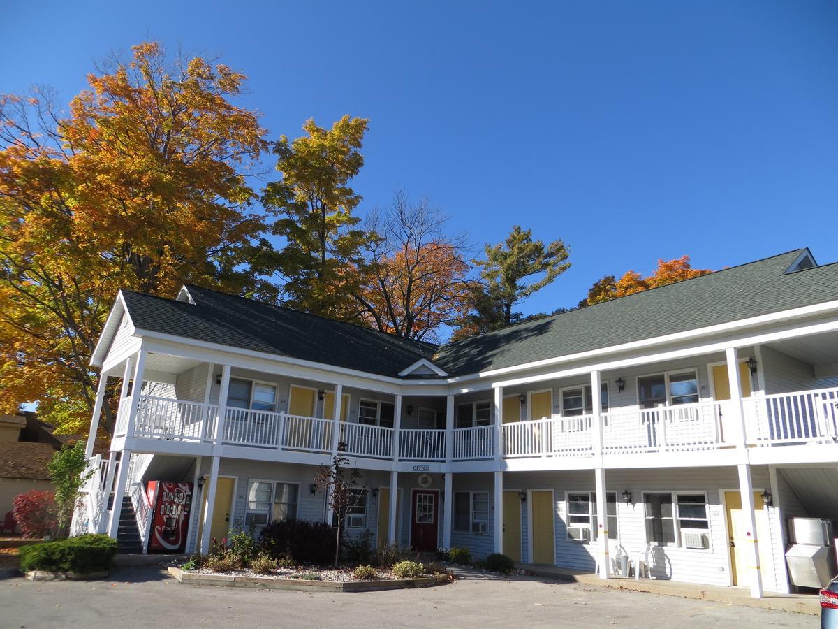 Empire Lakeshore Inn エクステリア 写真