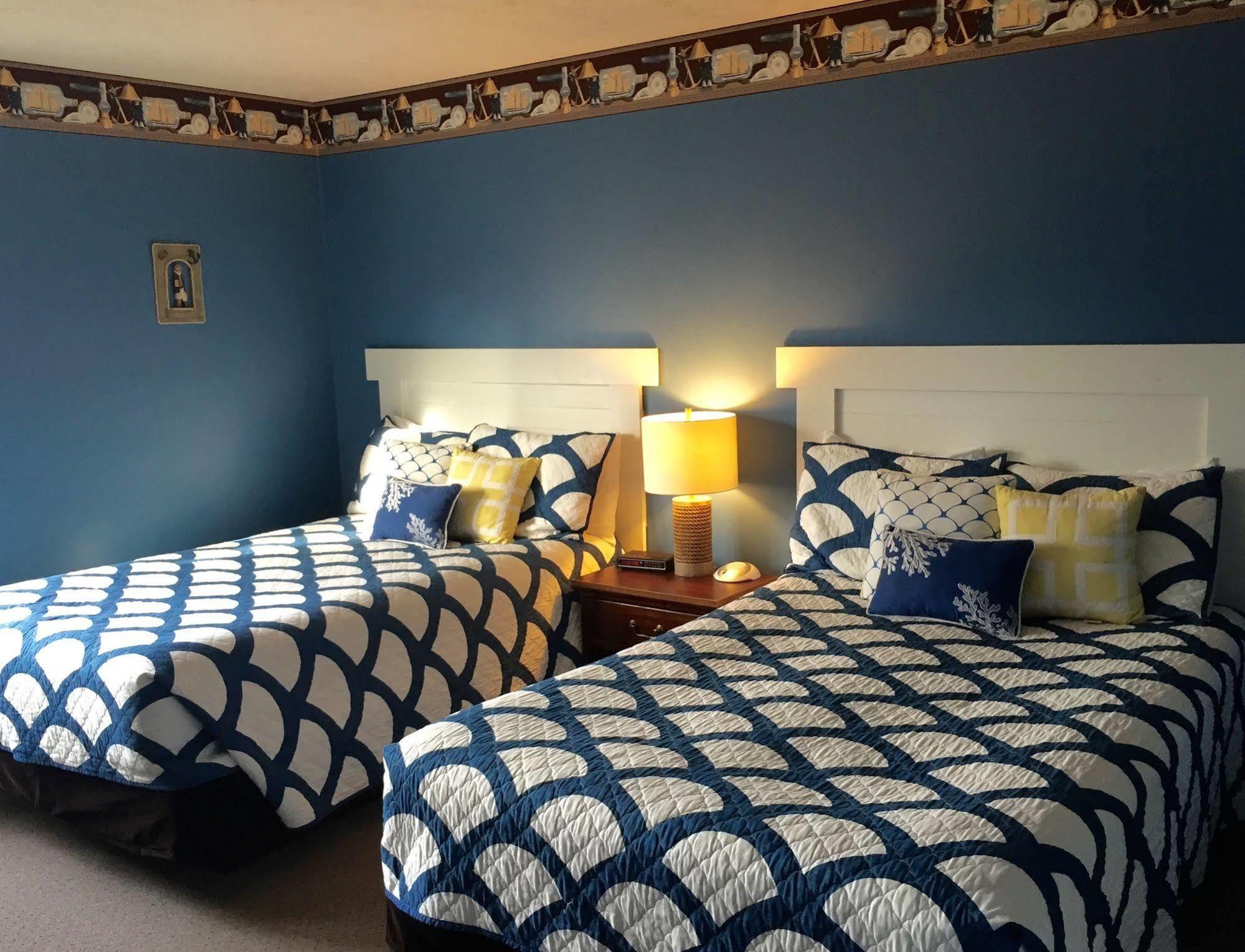 Empire Lakeshore Inn エクステリア 写真