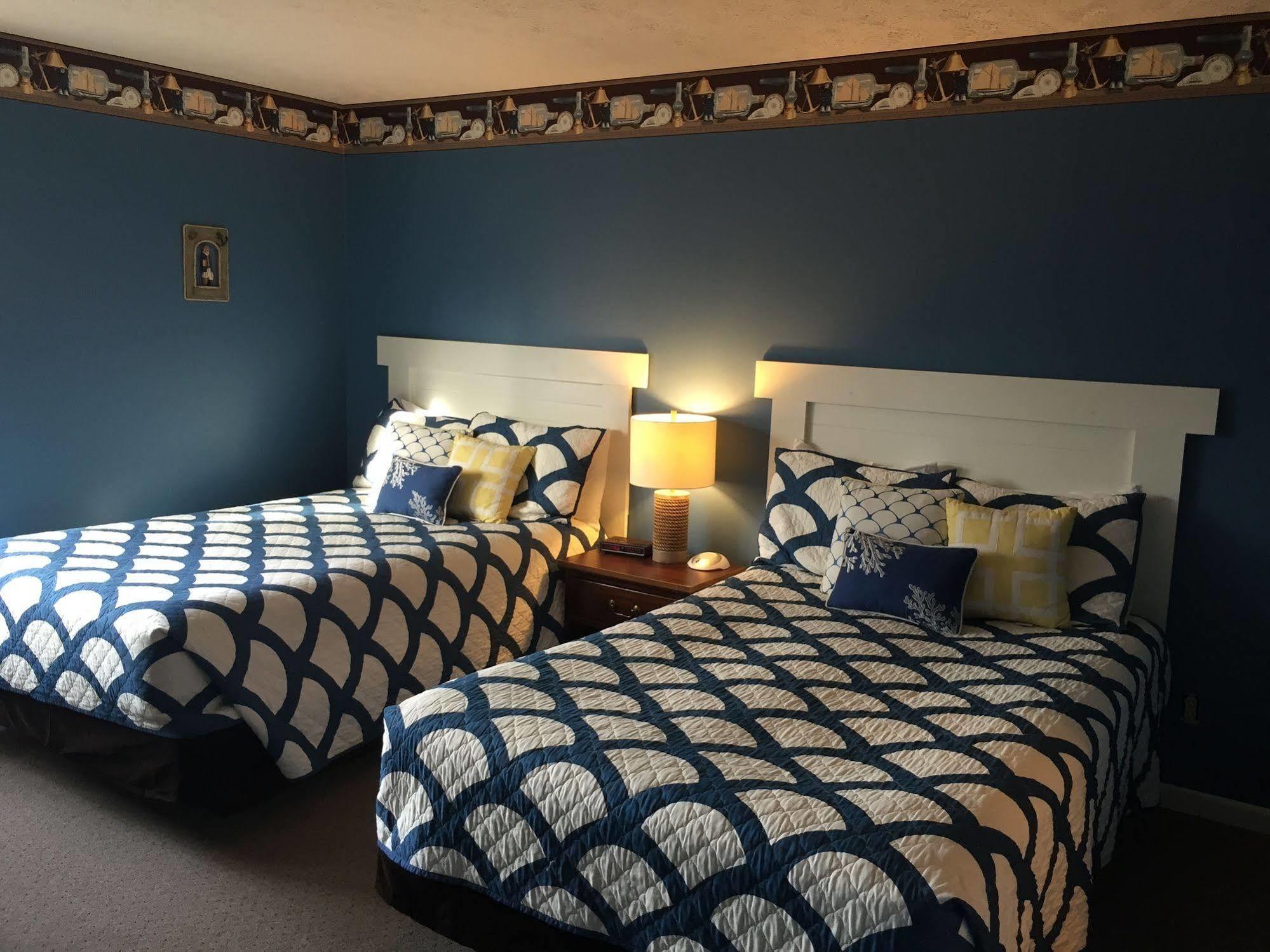Empire Lakeshore Inn エクステリア 写真