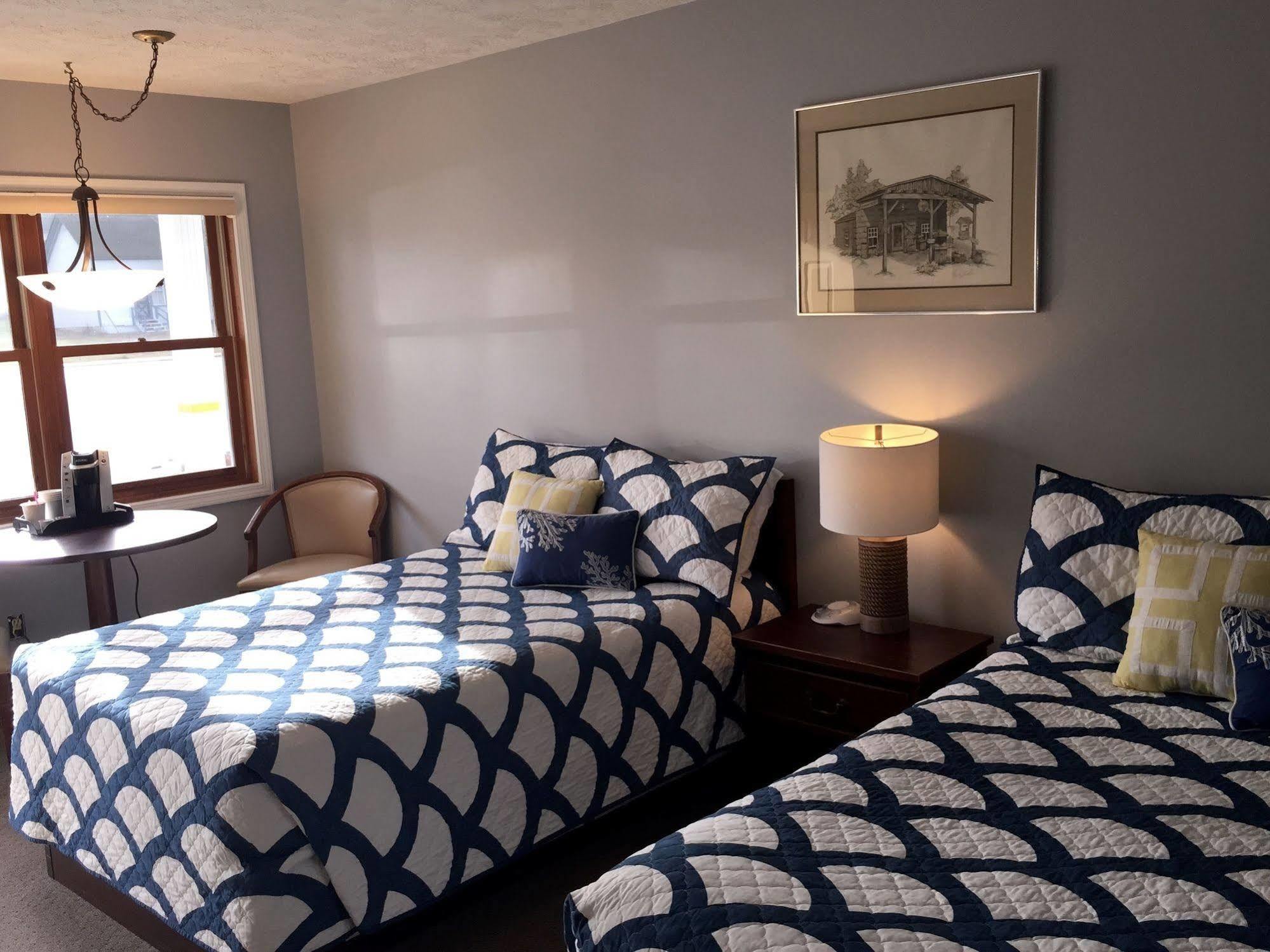 Empire Lakeshore Inn エクステリア 写真